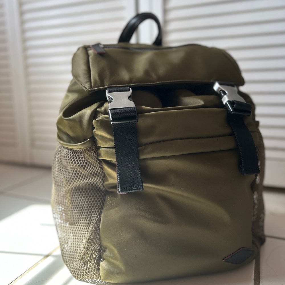 Olive Bleecker Large Rucksack EUC (Colour discontinued)